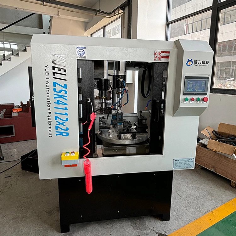 Fresatrice per maschiatura e foratura CNC a 4 assi Fresatrice per maschiatura e foratura CNC a 4 assi